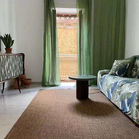 La Casa Nel Vicolo Apartment *